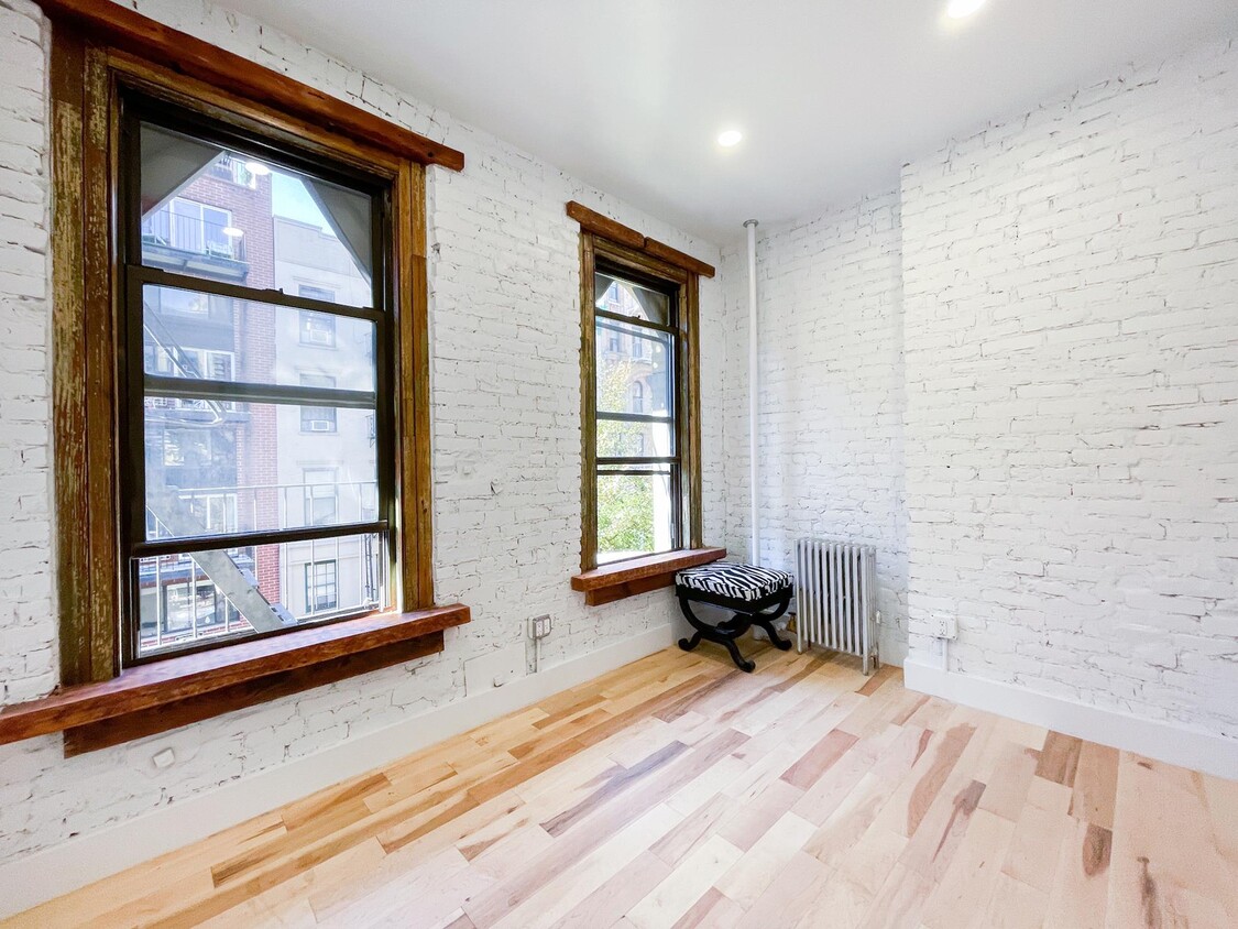 213 E 10th St, New York, NY 10003 - Townhome Rentals in New York NY ...