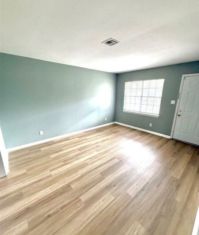 Foto del edificio - Cozy 3 Bed, 2 Bath Single Family Home in Montgomery, AL - $1,300/mo