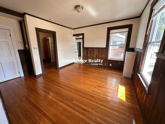Building Photo - 543 Broadway