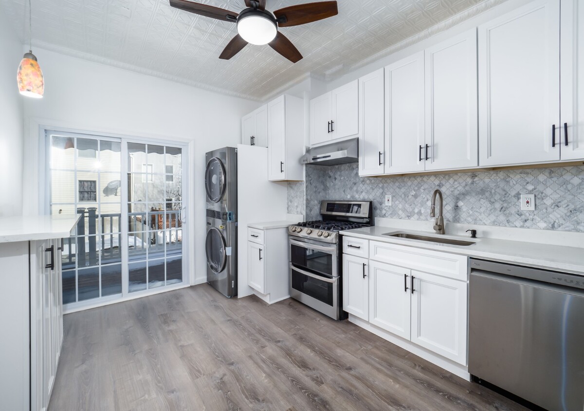 Lisa Krause Broker-Associate - 716 15th St