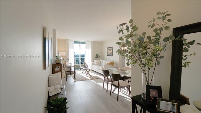 Foto del edificio - 117 NW 42nd Ave