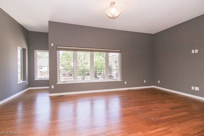 Foto del edificio - 5707 Bridge Ave