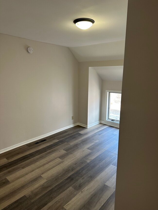 Bedroom - 200 E 9th St