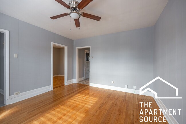 Foto del edificio - 5128 W Henderson St