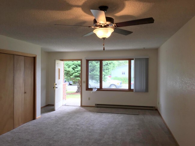 Building Photo - 1350 Panners Pl