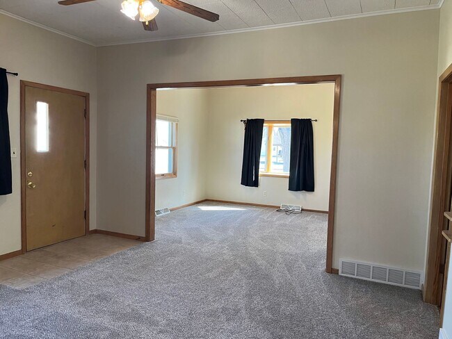 Foto del edificio - 4 Bedroom/2 Bath House For Rent in Harrisburg, SD!!