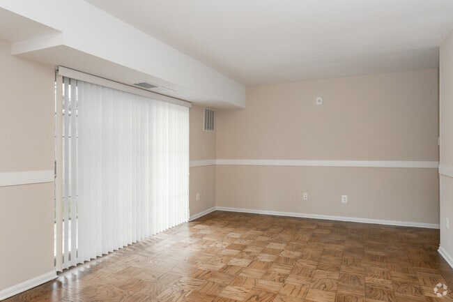 0BR, 1BA - 550SF - Randle Hill