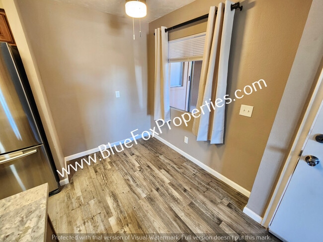 Building Photo - 1810 E Blacklidge Dr