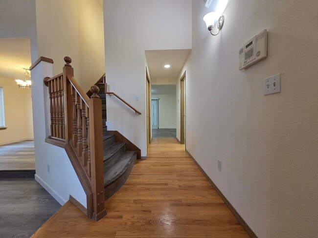 Building Photo - Beautifully updated home!