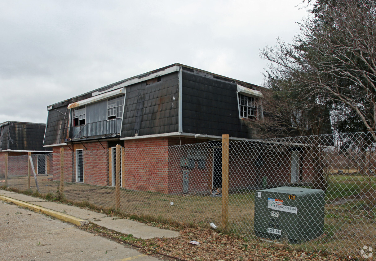 Building Photo - 7700 Downman Rd