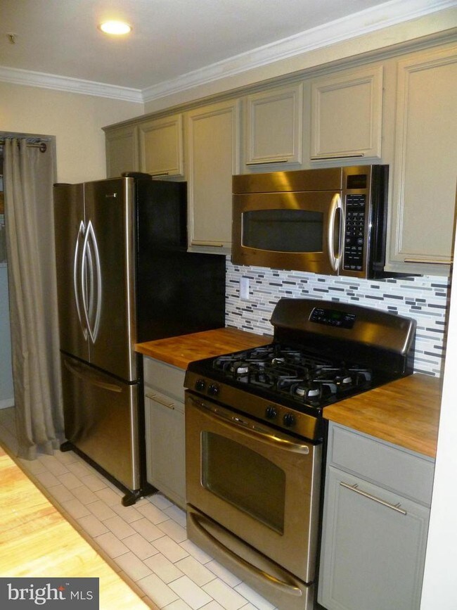 Foto del edificio - 8103 Lacy Dr