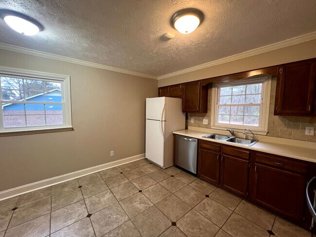 Foto del edificio - 1233 Wilderness Dr