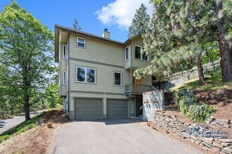 Building Photo - 215 Piedmont Dr