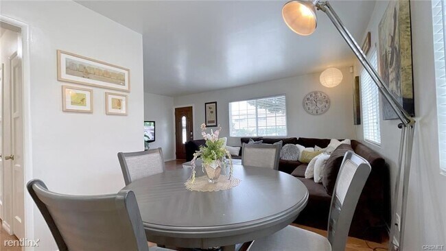 Foto del edificio - 3 br, 2.5 bath House - 7908 Agnes Ave