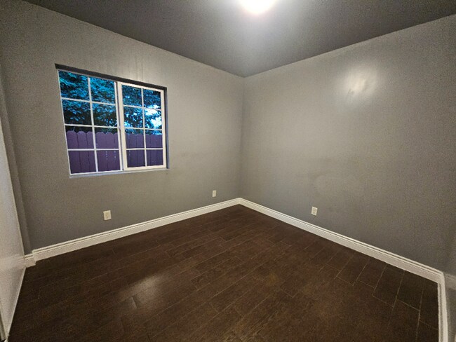 Foto del edificio - 2811 N Wilmington Ave