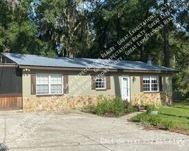 Building Photo - 2015 NE 12th Ave