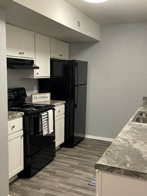 Building Photo - Legacy Pointe Apartments