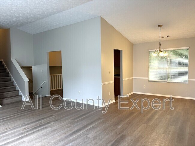Foto del edificio - 7156 Lone Oak Way