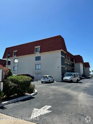 Building Photo - 720 S Brevard Ave