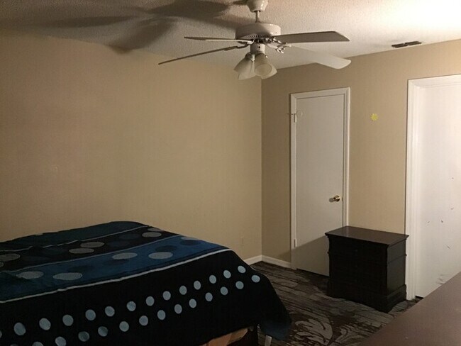 Building Photo - 2 Bedrm (Tradewinds) Condo For Rent SEE TERMS