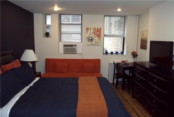 Building Photo - 135 W 28th St