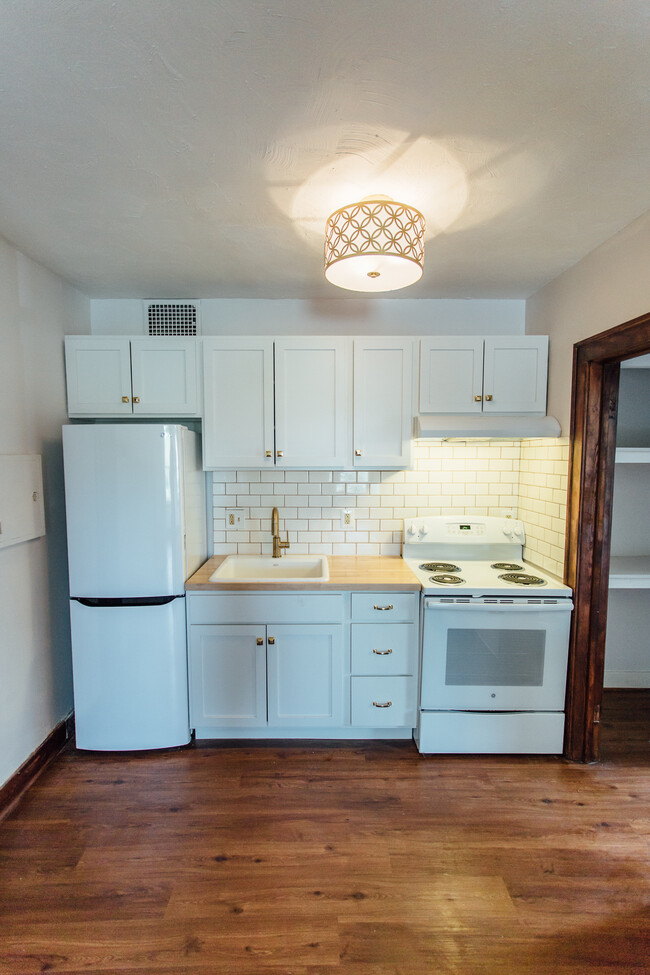 Building Photo - 117 S Hosmer St