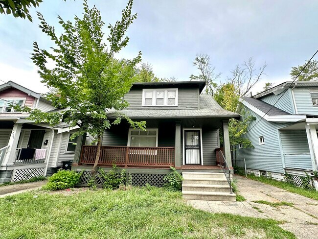 Foto del edificio - 12805 Watterson Ave