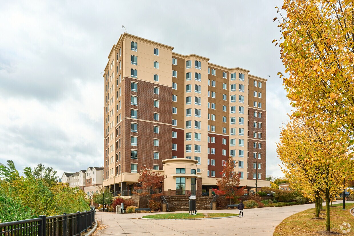 Primary Photo - The Flats at Brooks Crossing