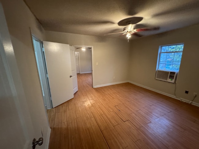 Building Photo - 426 Maple St