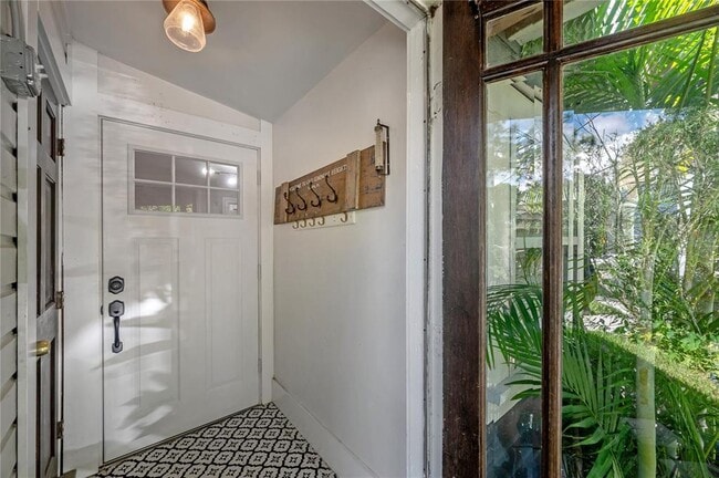 Building Photo - 236 W North St