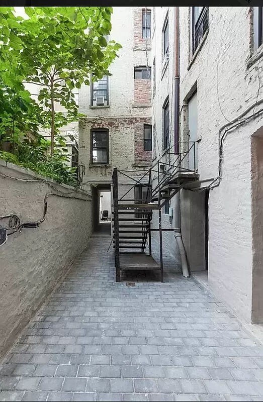 Building Photo - East 18th Street