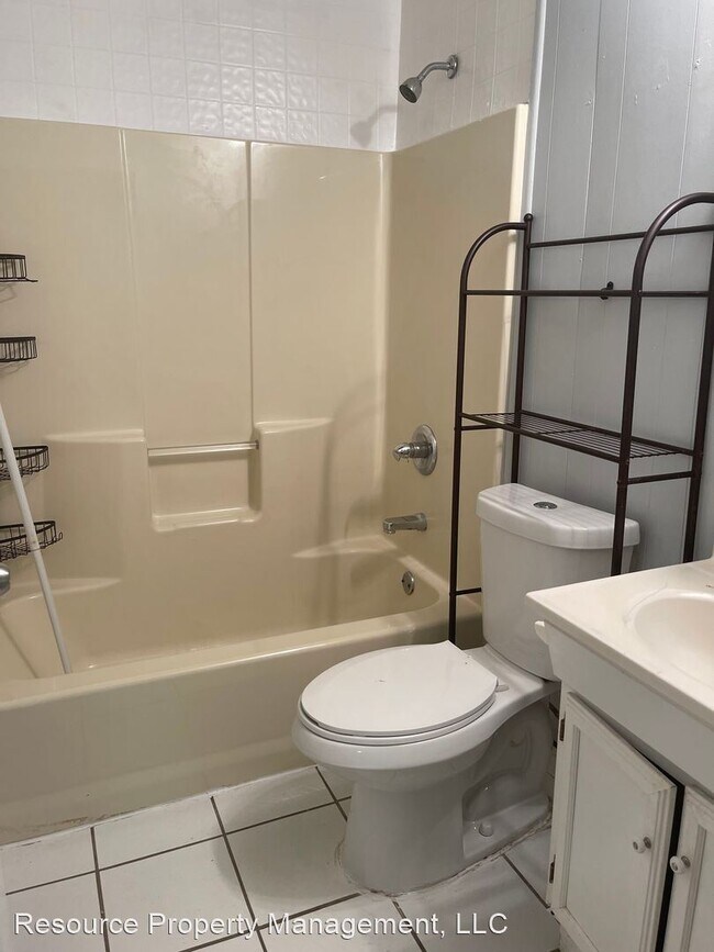 Building Photo - 2 br, 1 bath House - 3211 Country Lane