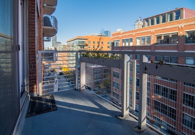 Foto del edificio - 933 W Van Buren St