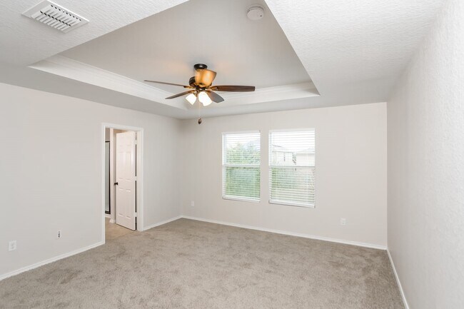 Building Photo - 467 Walnut Crest