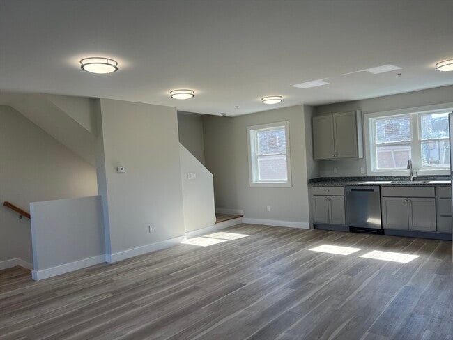 Foto del edificio - 151 Shepard St