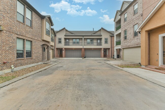 Building Photo - For Lease | 3 Bed, 2 Bath | 2,442 Sq Ft | Upland Place |