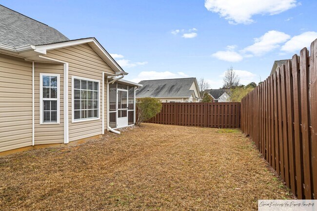 Foto del edificio - TWO BEDROOM GARDEN HOME IN GATED COMMUNITY