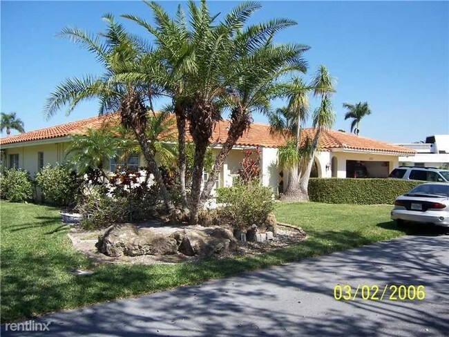 Building Photo - 5711 Bamboo Cir