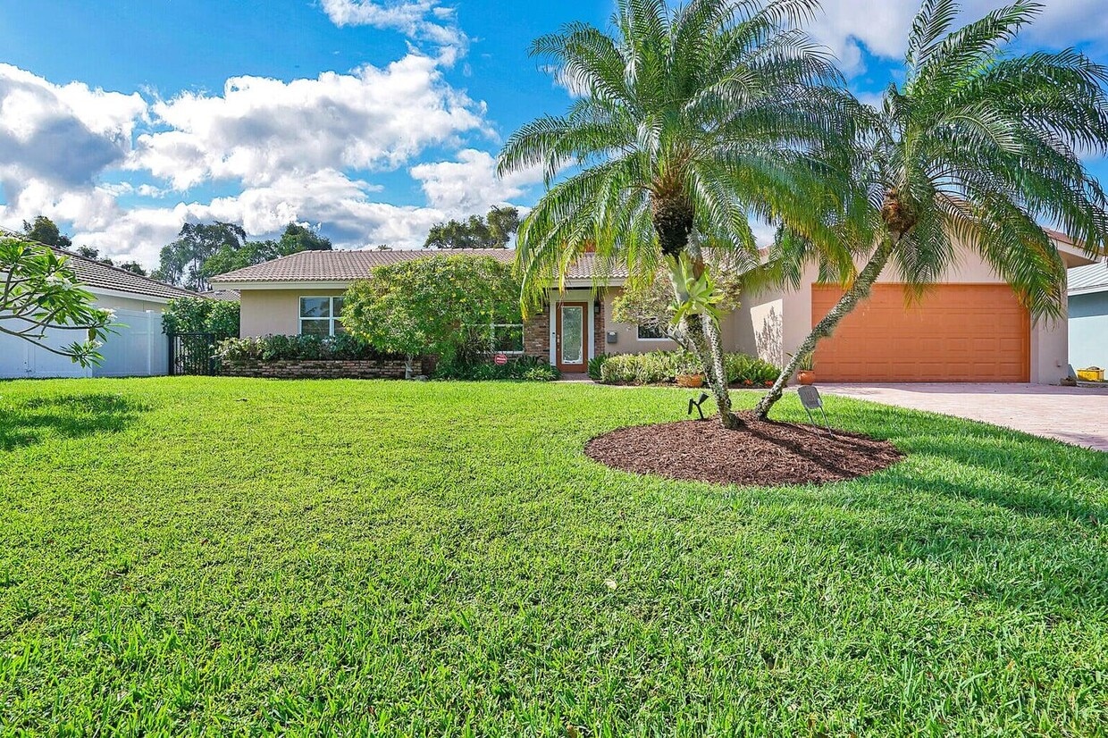 Foto principal - 1104 NE 4th Dr