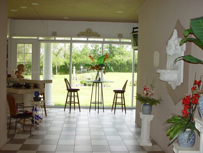 Common Area - 180 River Oaks Cir