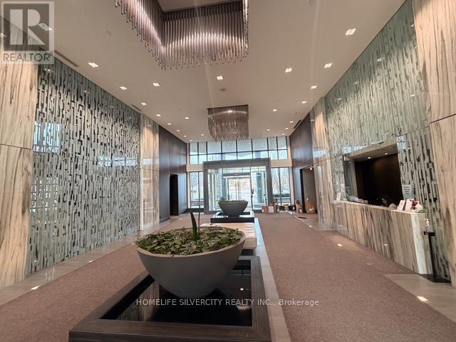 Photo du bâtiment - 215 Sherway Gardens Rd