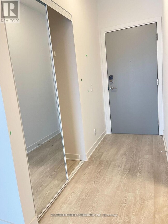 Building Photo - 50 Upper Mall Wy