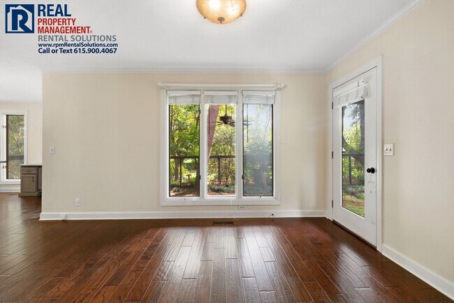 Building Photo - 3BD 2.5BA in Brentwood w/ attached garage ...