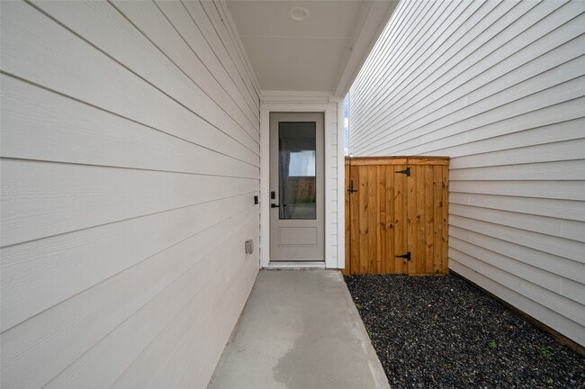 Building Photo - 6742 Peerless St