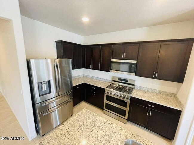 Foto del edificio - 43691 Yucca Ln