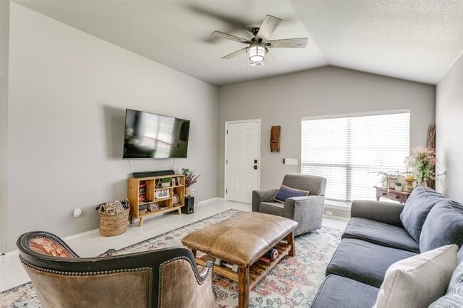 Photo - Beautiful 3 Bedroom in Norman House