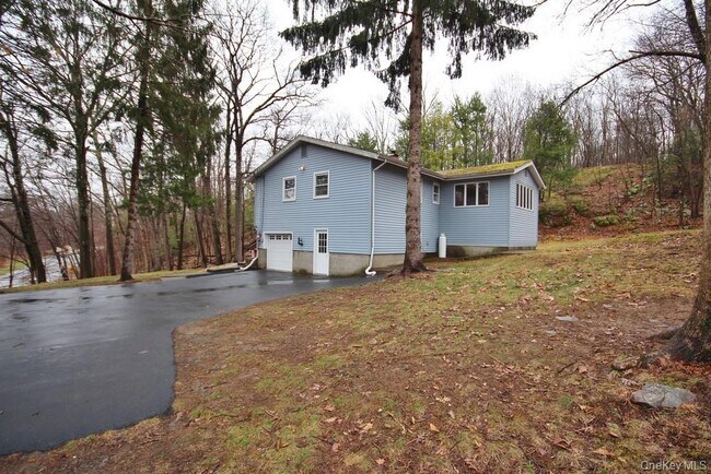 Building Photo - 1432 E Mombasha Rd