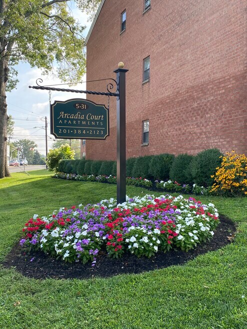 Arcadia Court Apartments