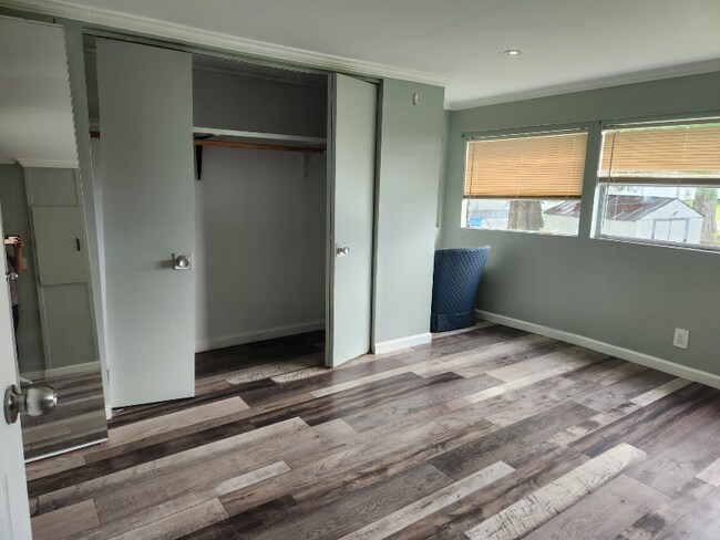 Foto del edificio - 1579 Duchamp Rd