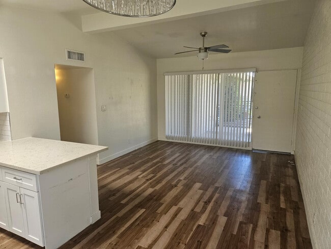 Foto del edificio - 2342 N 46th St